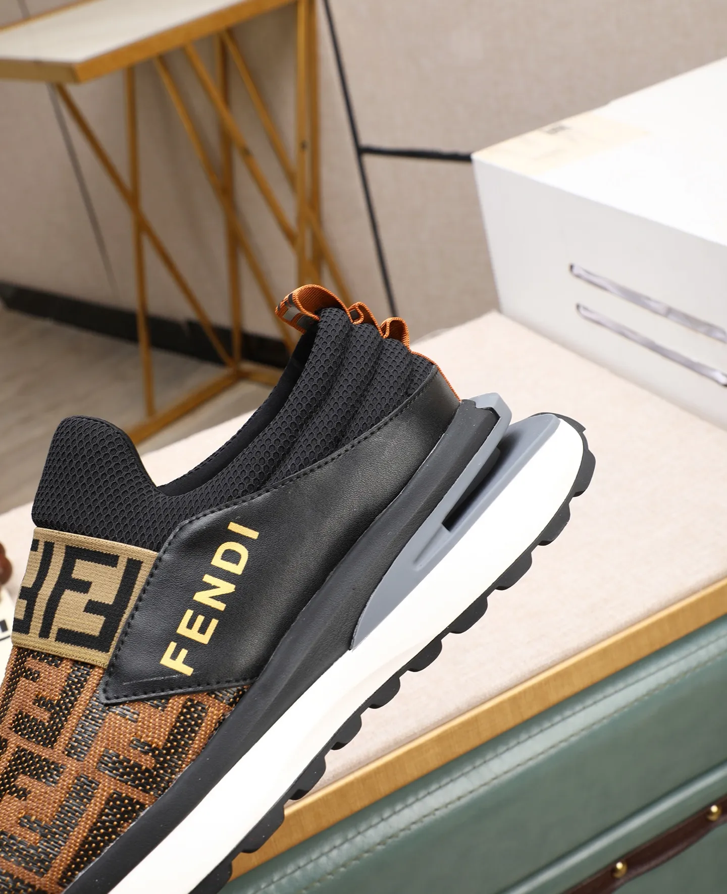 Men's shoes 💰460🕷🕷[FENDI] Fendi fashionable casual men's shoes 🇨🇳Original official website 1:1 model opening, new models are available first 💯Not high-profile but avant-garde, simple About low-key and fashionable, super versatile style 🌿 Made of original cowhide ➕ Pigskin lining 🎋 The version is comfortable on the feet, so rigorous for any small place, and the workmanship is first-class 🍍38-44 Large quantities in stock